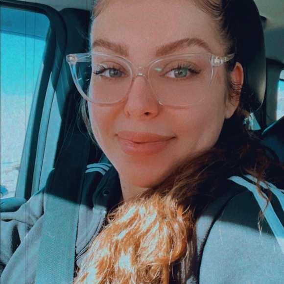 Meet your Posher, Briana - Picture 1 of 1